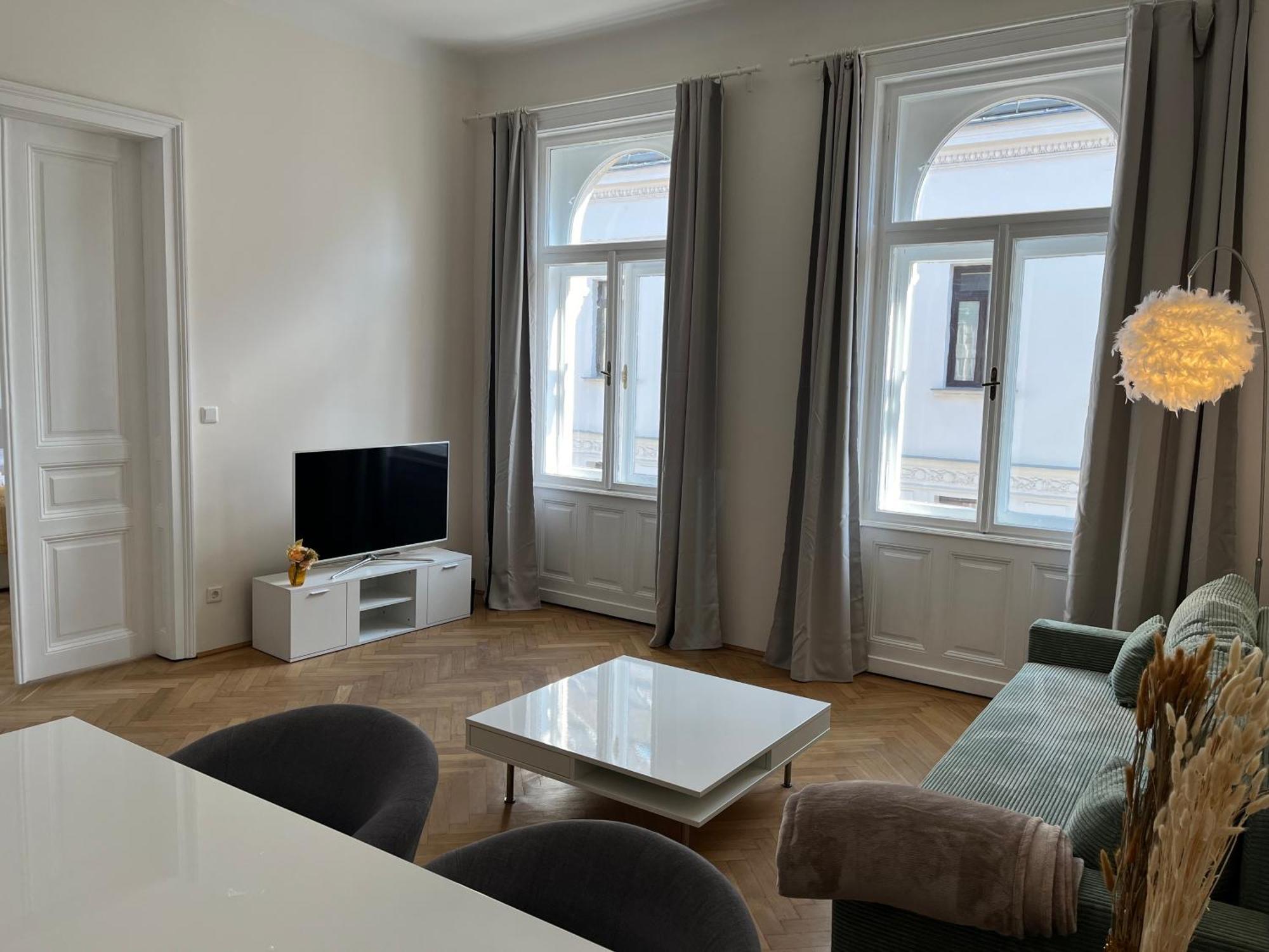 Grosszuegiger Wiener Altbau Gleich Neben Schoenbrunn Zewnętrze zdjęcie
