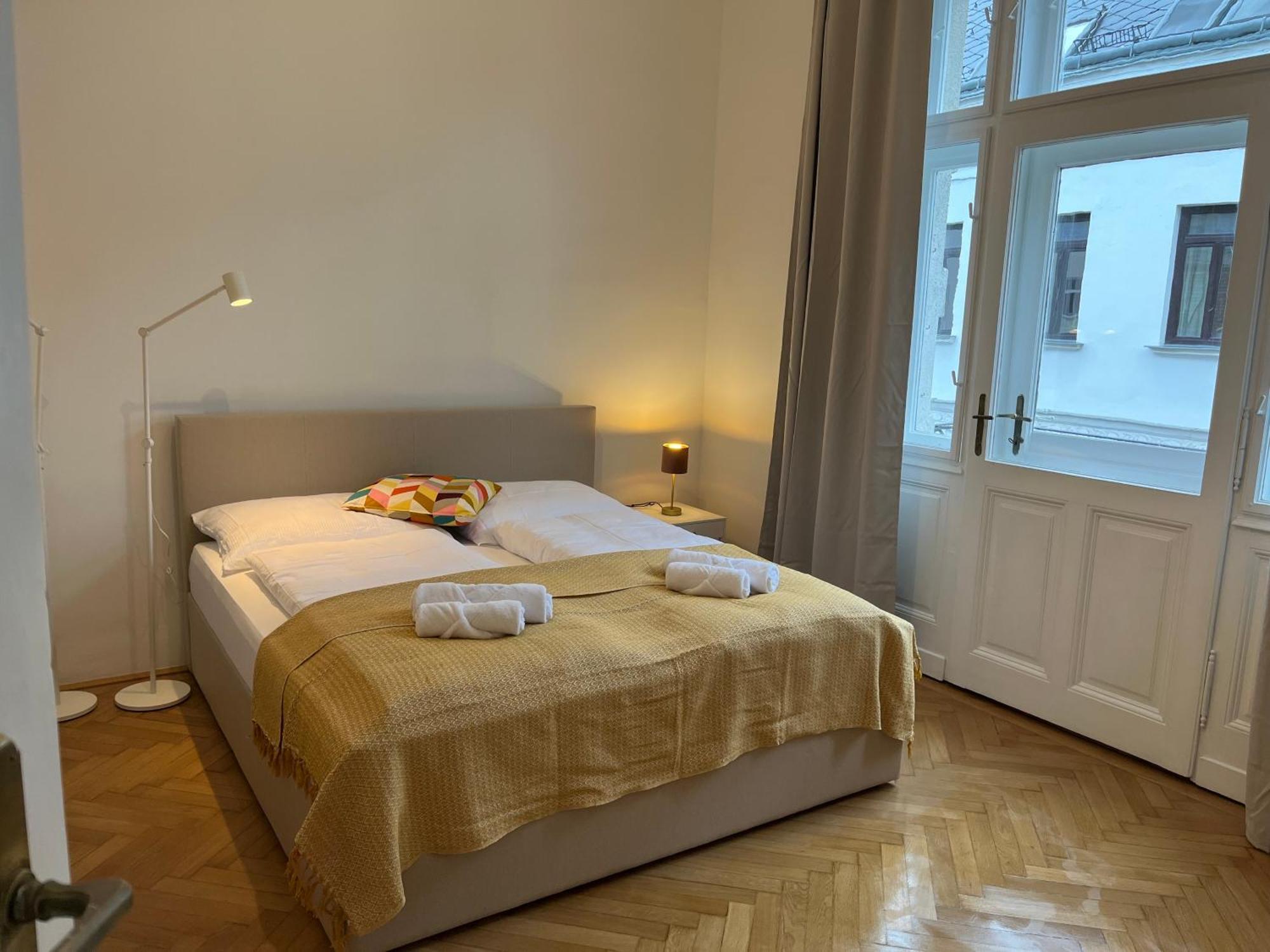 Grosszuegiger Wiener Altbau Gleich Neben Schoenbrunn Zewnętrze zdjęcie