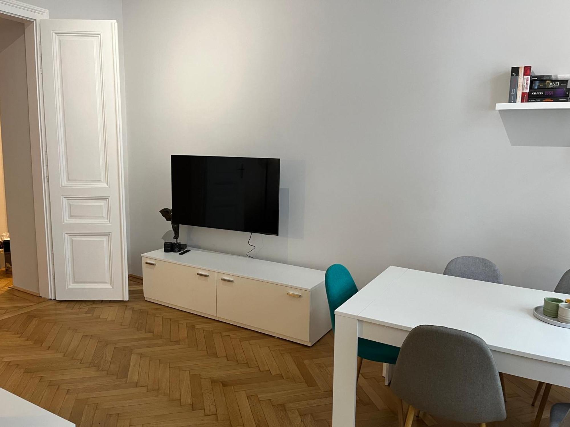 Grosszuegiger Wiener Altbau Gleich Neben Schoenbrunn Zewnętrze zdjęcie