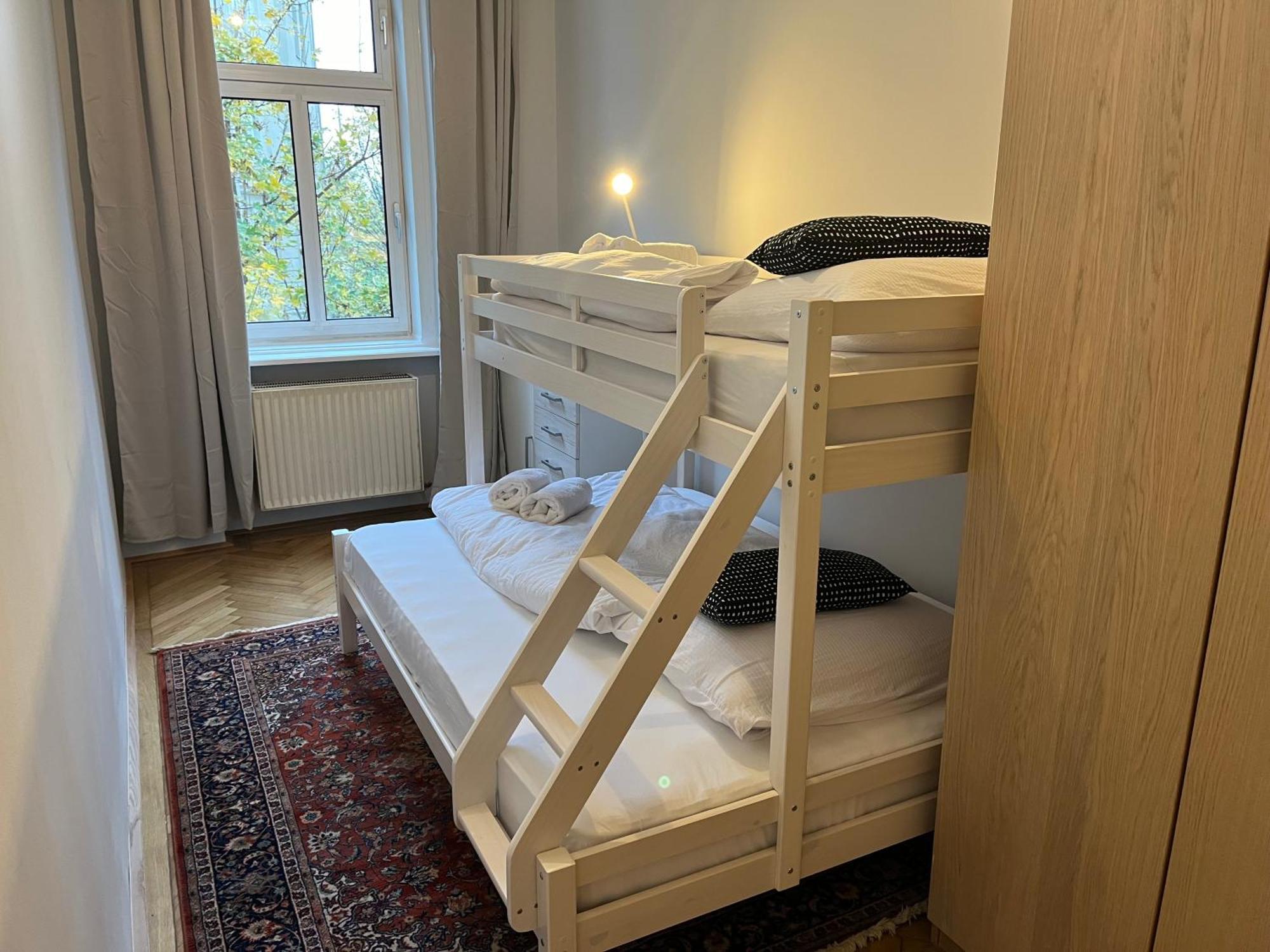 Grosszuegiger Wiener Altbau Gleich Neben Schoenbrunn Zewnętrze zdjęcie